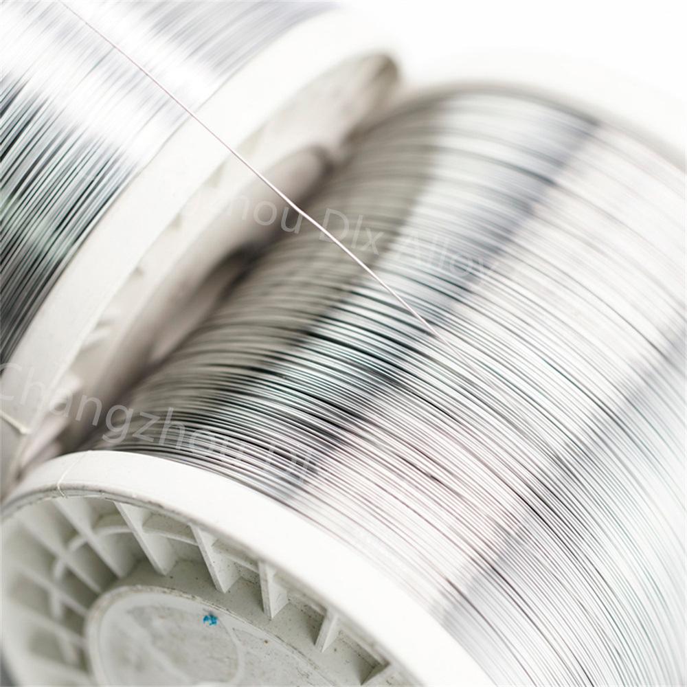 How does Nichrome heating resistance wire work in an electrical blanket?